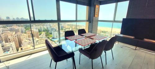 Luxury open-space apartments by the sea