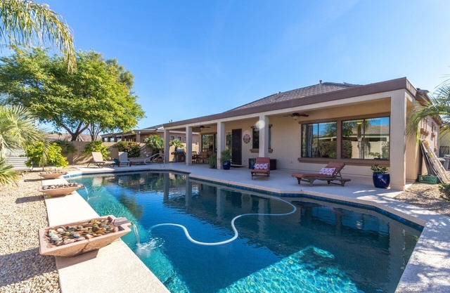 Casa de lujo en Palm Valley con piscina!