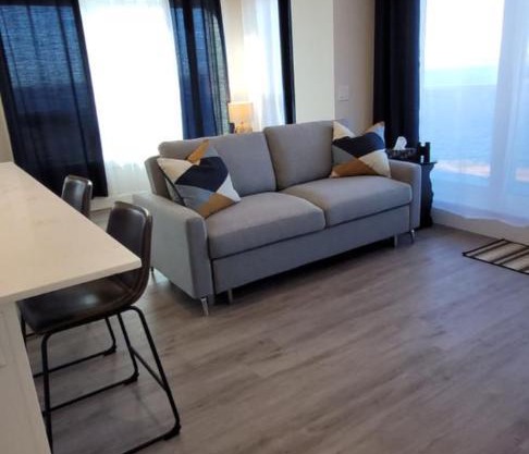 Luxury Panorama Family-Sized Suite