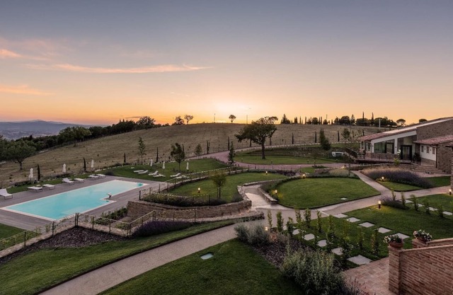 Luxury & panoramic Villa with Pool
