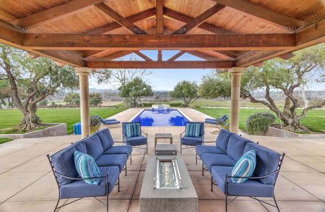 Luxury Paso Villa w/ pool, jacuzzi, ping pong & bocce ball - 10 min to downtown!