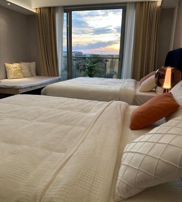 Luxury Penthouse & High-Floor Hotel near City of Dreams, Airport, Okada, and Solaire Casino