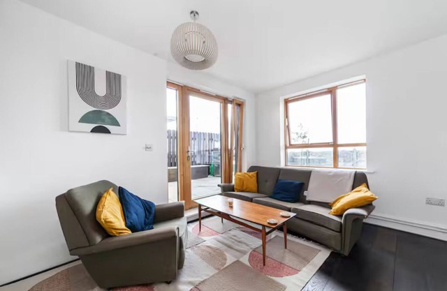 Luxury Penthouse Near Notting Hill Gate | Stunning Sunset Views