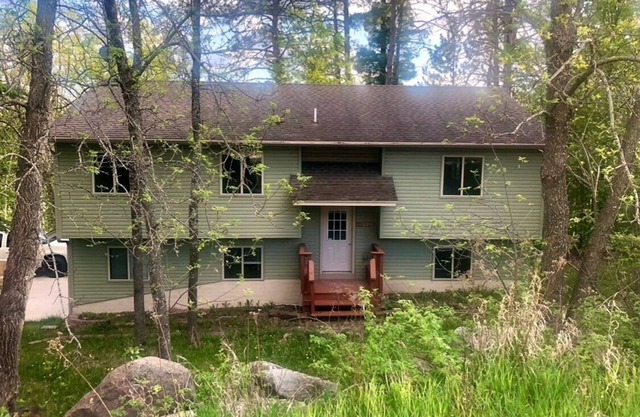 Luxury pet-friendly home near hiking trails and Lake Vermilion
