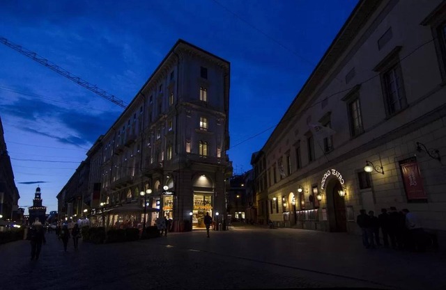 Luxury Pleasure in Milano With bbq e Netflix