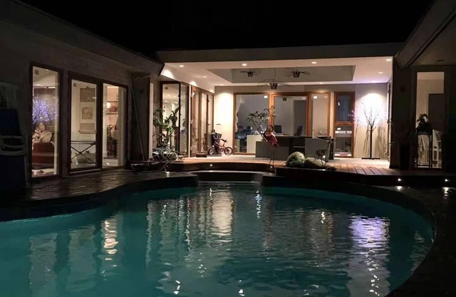 Luxury Pool House Getaway Beachside ResortLike