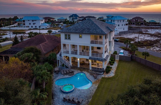 *LUXURY*Pool/SPA*Elevator*PrivateBeach*GolfCart*