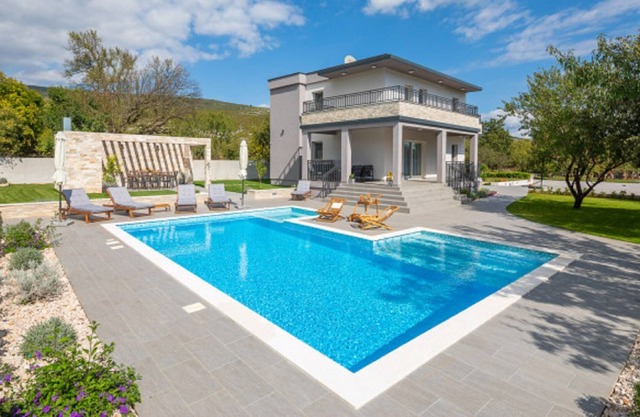 Luxury Pool Villa Dali, Sičane, Croatia
