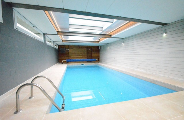 Villa de lujo con piscina en Goesnes