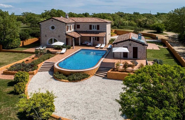 Villa Luxoria Ema