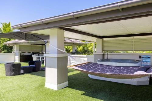 Luxury Port Douglas beachside 3 Bedroom Sea Temple Apartment with Private roof terrace
