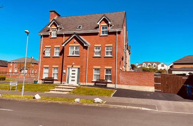 Luxury Portrush Holiday Homes - The Grange, Portrush Sleeps 13 - 6 bedrooms