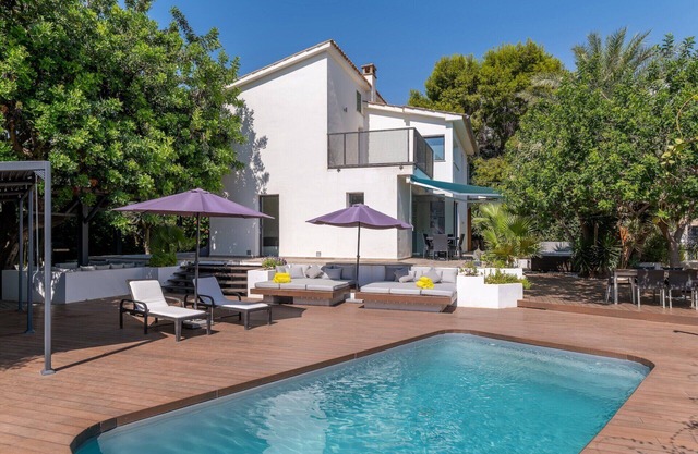 Luxury Private Holiday Villa with Private Pool, Mallorca Villa 1050