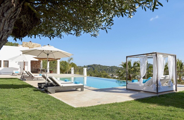 Luxury Private Holiday Villa with Private Pool, Ibiza Villa 1281