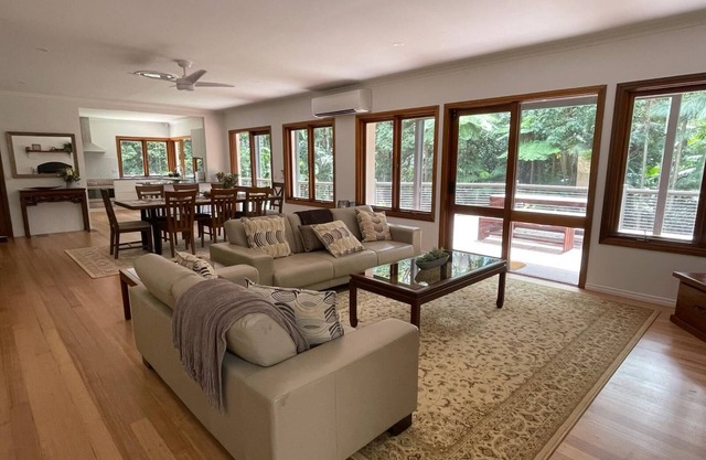 Luxury rainforest retreat on Mt Tamborine only few minutes from shops