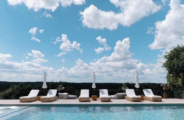 Luxury Ranch Near Austin - Perfect For Family Reunions, Pool, Spectacular Views!