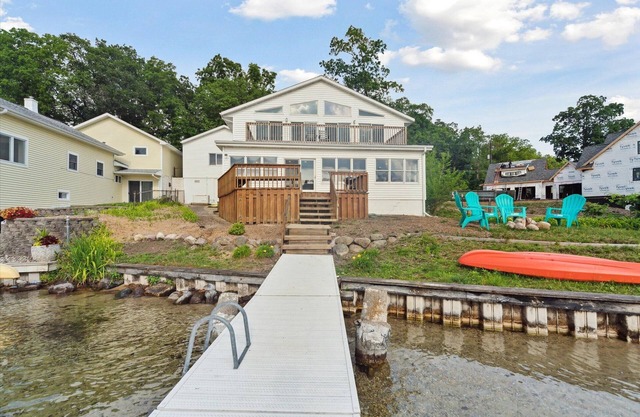 Luxury Retreat on Gull Lake – Perfect for Your Next Getaway!