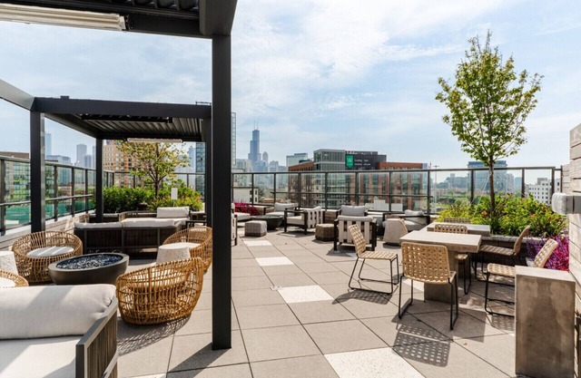 Luxury River West High-Rise N5 Gym+Rooftop+Skyline