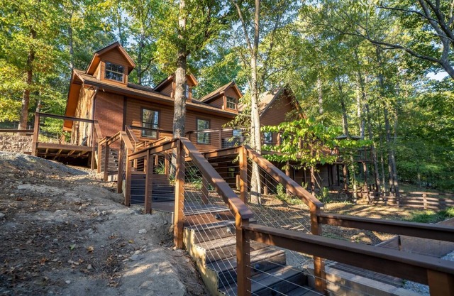 Luxury Rock Creek Cabin by Lake Hamilton