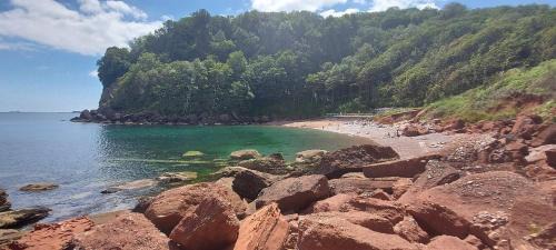 Luxury Romantic Retreat with Sea Views & South West Coast Path on Your Doorstep