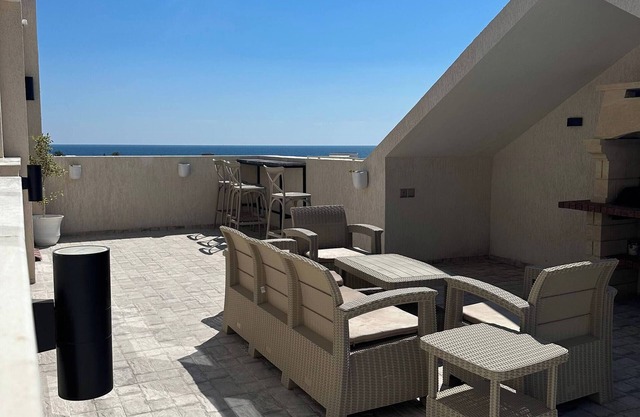 Luxury Rooftop Wifi, Ac, Outdoor Barbecue