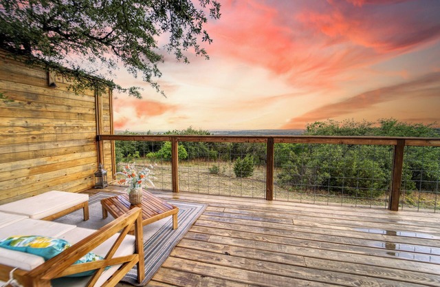 Luxury Tent #1 w/hot tub and amazing views
