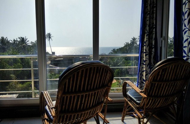 HABITACIÓN DE LUJO CON VISTAS AL MAR EN EL HOTEL SWATI, ARAMBOL BEACH
