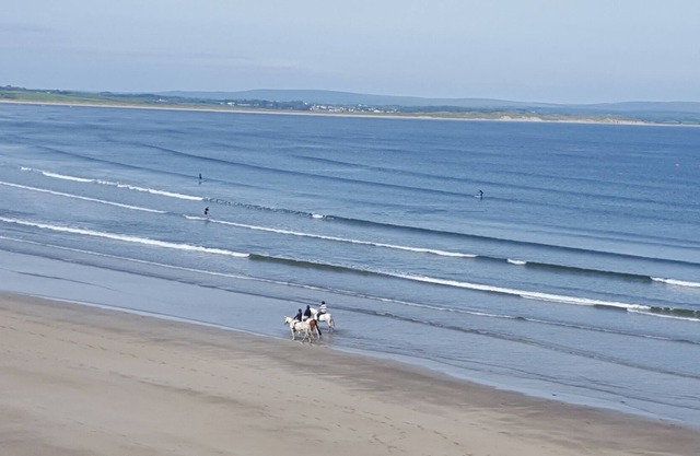 Alquiler de lujo con vistas incomparables de la playa de Enniscrone y la bahía de Killala