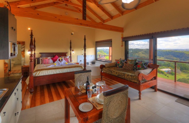 Lujosa villa independiente con cama doble, spa doble, chimenea y cocina.