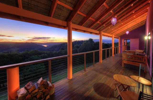 Lujosa villa independiente con dos habitaciones, camas king y queen, spa doble, chimenea y cocina.