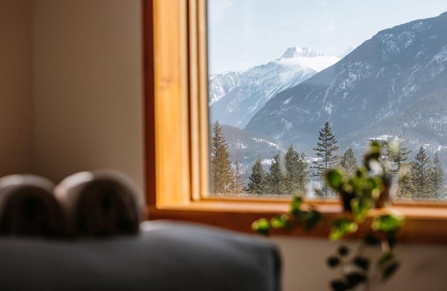 Luxury Ski Chalet in Revelstoke - Stunning Views & Ultimate Privacy
