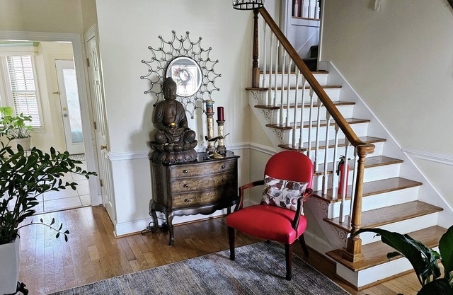 Luxury spacious two bedrooms, one bathroom with fast Wi-Fi