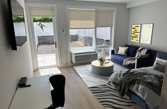 Luxury Studio Apartment - 7 Min Walk NYC Train