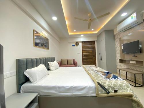 Luxury studio flat apartment with top amenities in Jaipur
