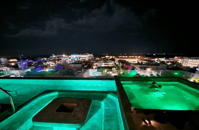Luxury Studio Forbes-Featured 5 minutes walking to the beach