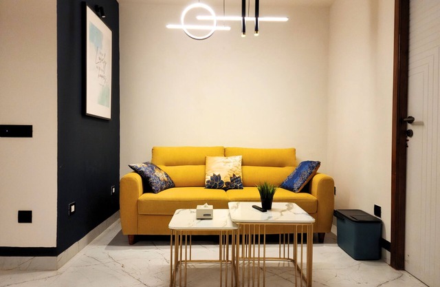 Luxury Stylish Comfort near Airport, Bus and Train