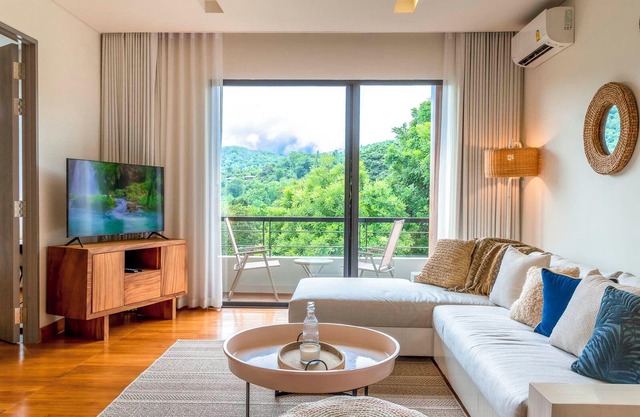 Luxury Suite at 5-Star Scenic Resort & Escape