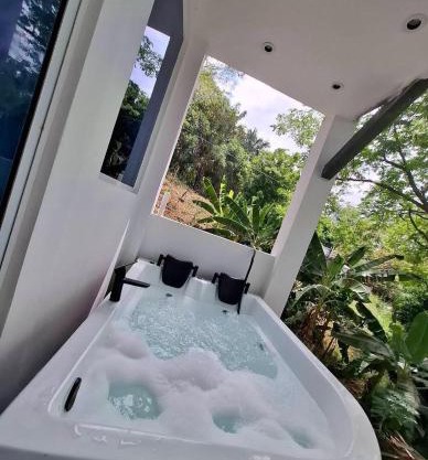 Luxury Suite del Faro, Romance en la represa