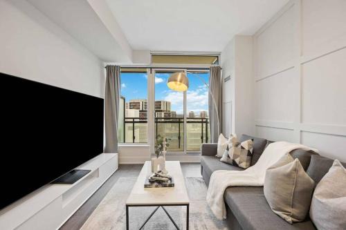 Luxury Suite in DT Markham Core