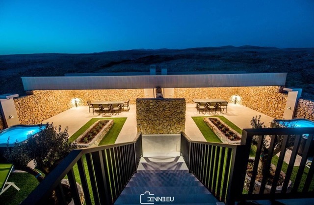 Luxury Suite with Panoramic Sea View & Jacuzzi