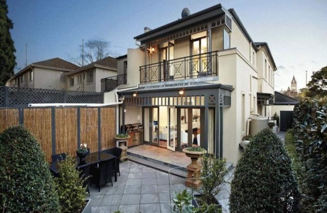Luxury Townhouse - 5min walk to restaurants, cafes and shops