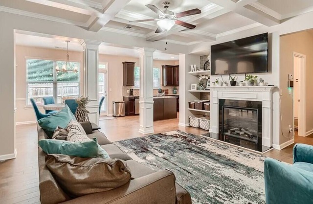 Luxury Townhouse Atlanta Suburb