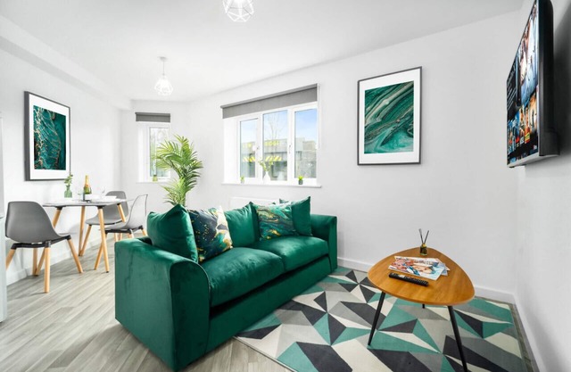 Luxury Two Bed Apartment - Parking