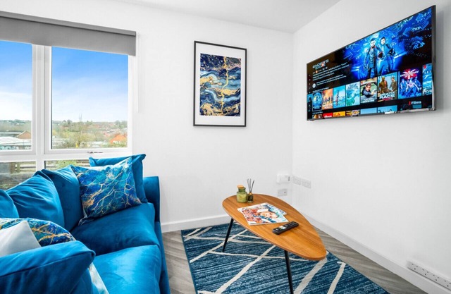 Luxury Two Bed Apartment - Parking - Smart TV