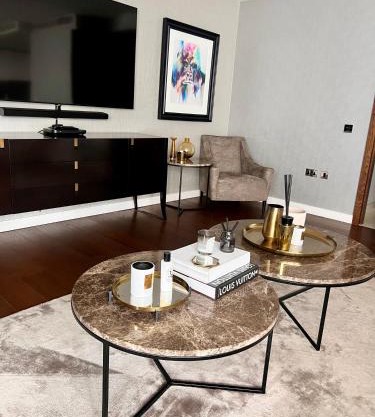 Luxury Two bedroom Apartment in Chelsea With City and River View