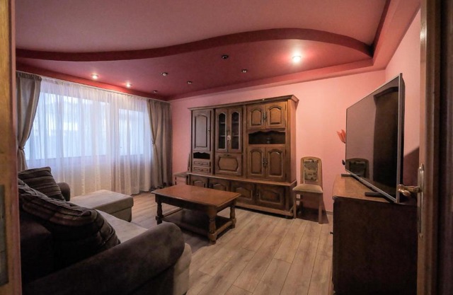 LUXURY Ultracentral