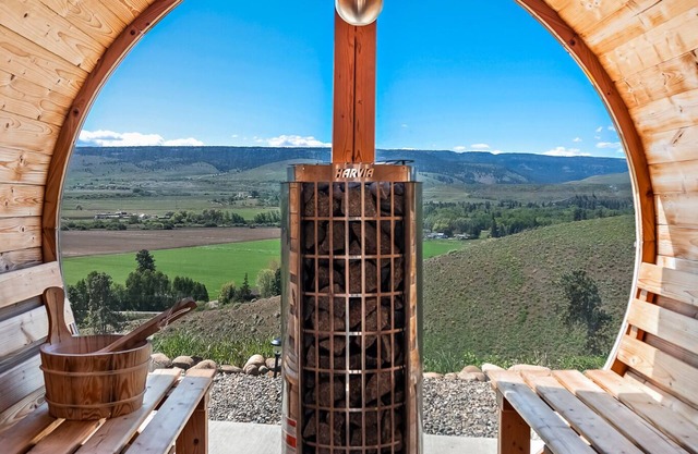 Luxury Vacation Rental with Premium Cedar Wood Sauna, Hot Tub, and Cold Plunge