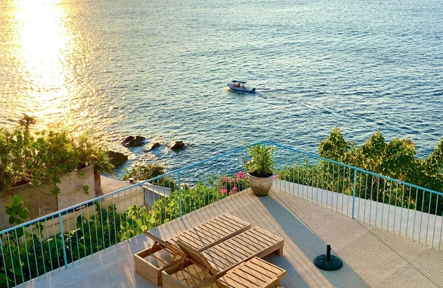 Luxury villa above cliffs of Pacific