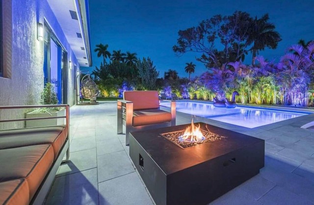 Luxury Villa Amara w/ Heated Pool Sauna Gym BBQ