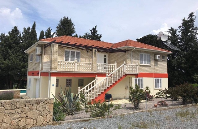 Lapta Australian Villa, NUEVO, 5 dormitorios con piscina propia muy privada